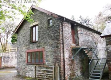 Ty Coets Uchaf – Cosy village cottage sleeping 2