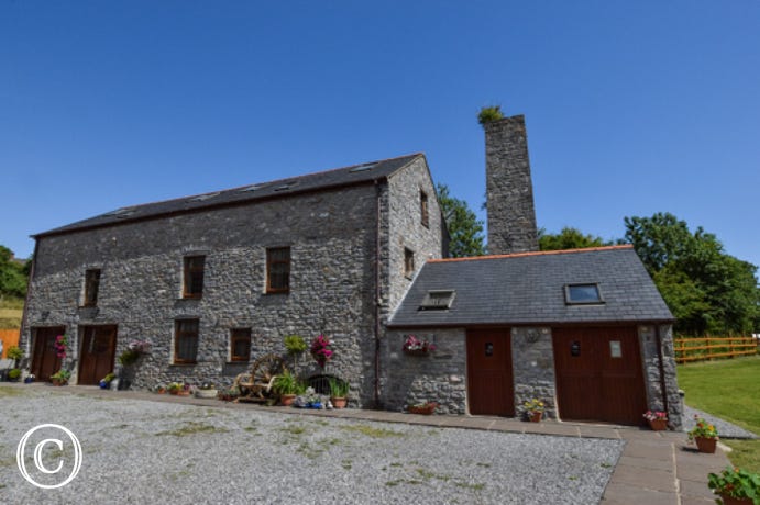 self catering Pembrokeshire accommodation is within a converted 17th century water mill in Pembroke. self catering Pembrokeshire accommodation is within a converted 17th century water mill in Pembroke.