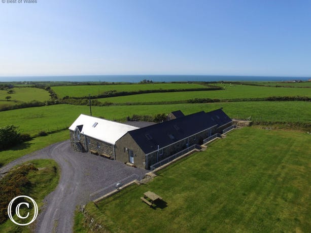 Coastal, large and 5 Star Holiday Accommodation Llyn Peninsula