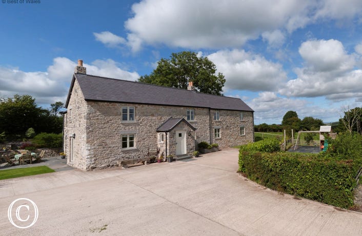 Large holiday cottage in North Wales, set in stunning countryside