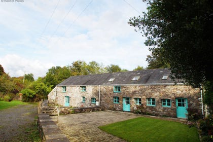 Exclusive Scenic Swansea Valley Holiday Cottages Best Of Wales