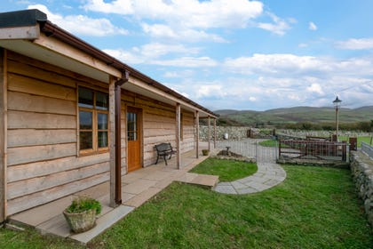 Enjoy Welsh Nature From Holiday Cottages In Dolgellau Best Of Wales